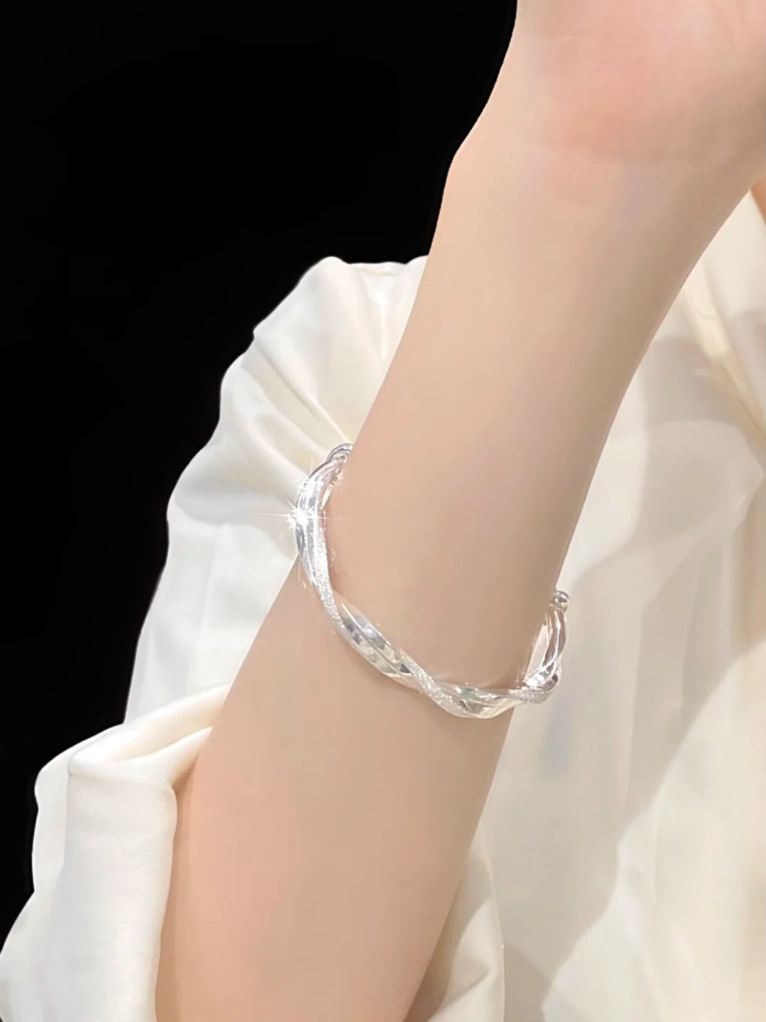 Kiềng Trơn Xoắn - Bạc S999 - K400001- HuyK Viễn Chí Bảo