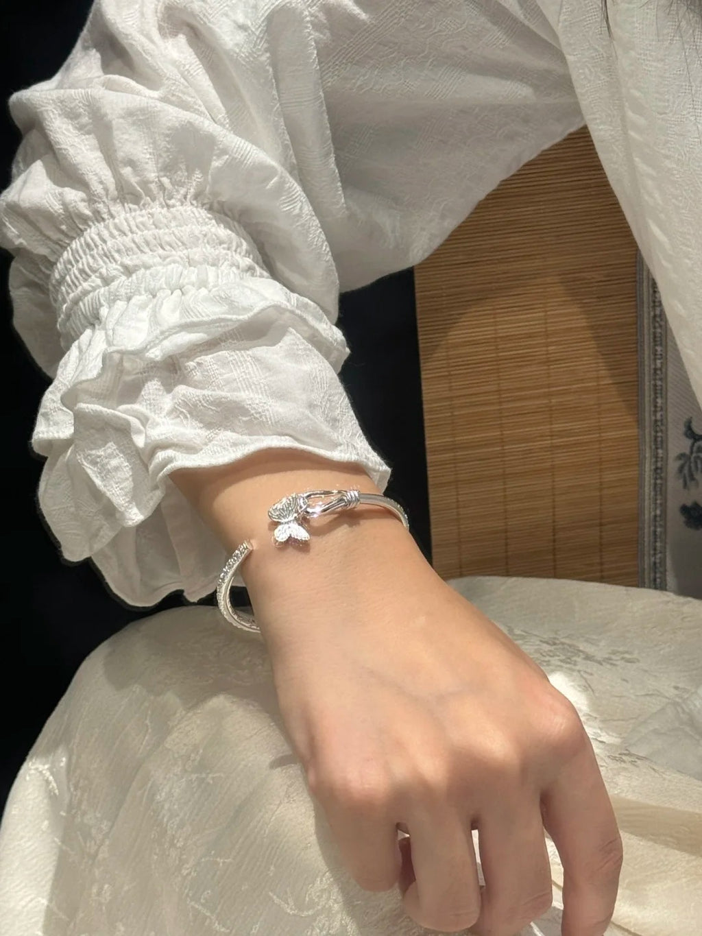 Kiềng Tay Hở Mix Charm Bướm - Bạc S999 - K400010 - HuyK Viễn Chí Bảo