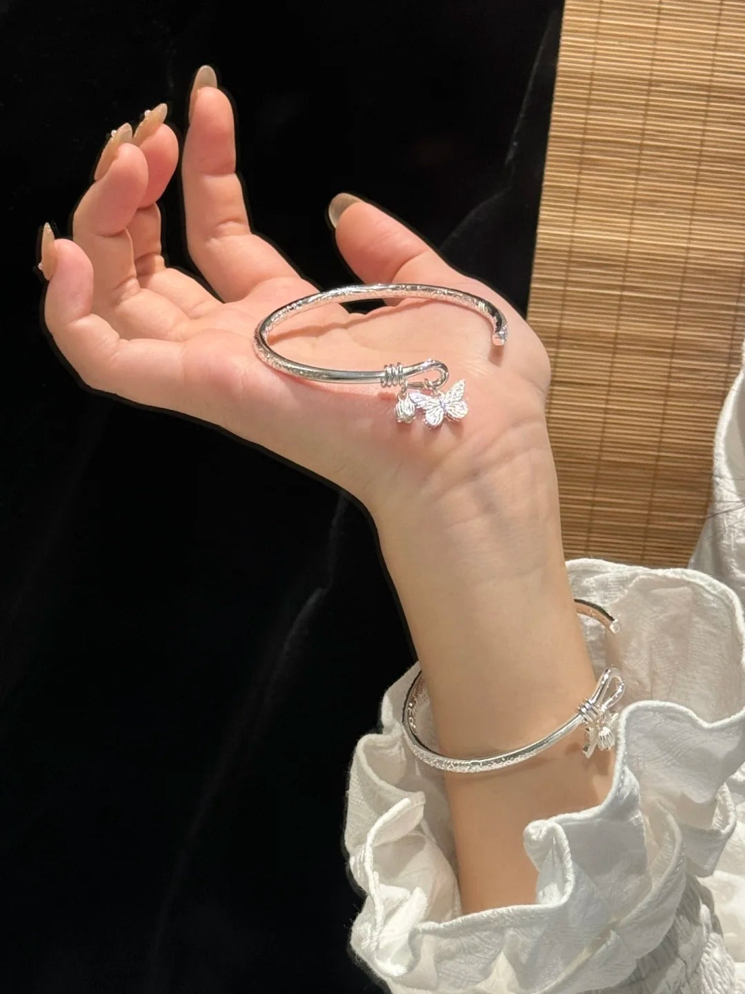 Kiềng Tay Hở Mix Charm Bướm - Bạc S999 - K400010 - HuyK Viễn Chí Bảo